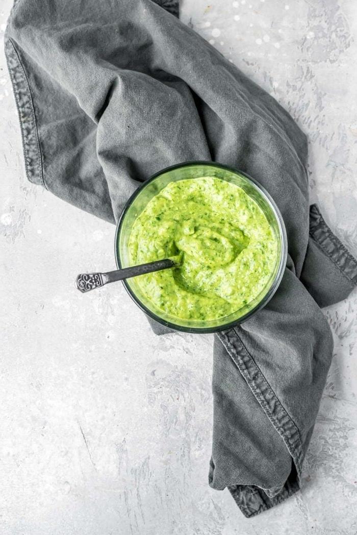 Vegan Avokado Koriander Sous vir Lensie Tostadas