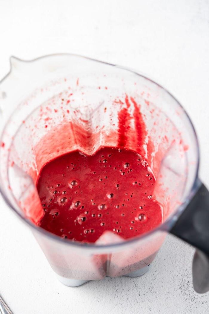 Beet Lemoen Smoothie 5 Creamy blended beet smoothie in a blender.