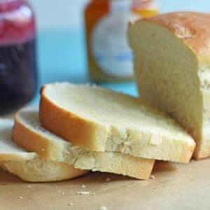 Θαυματουργικό Λευκό Ψωμί Μιας Ώρας 6 Θαυματουργό Λευκό Ψωμί σε 1 Ώρα. Σπιτικό ψωμί φτιαγμένο σε μία ώρα. Γρήγορο και εύκολο σπιτικό ψωμί.