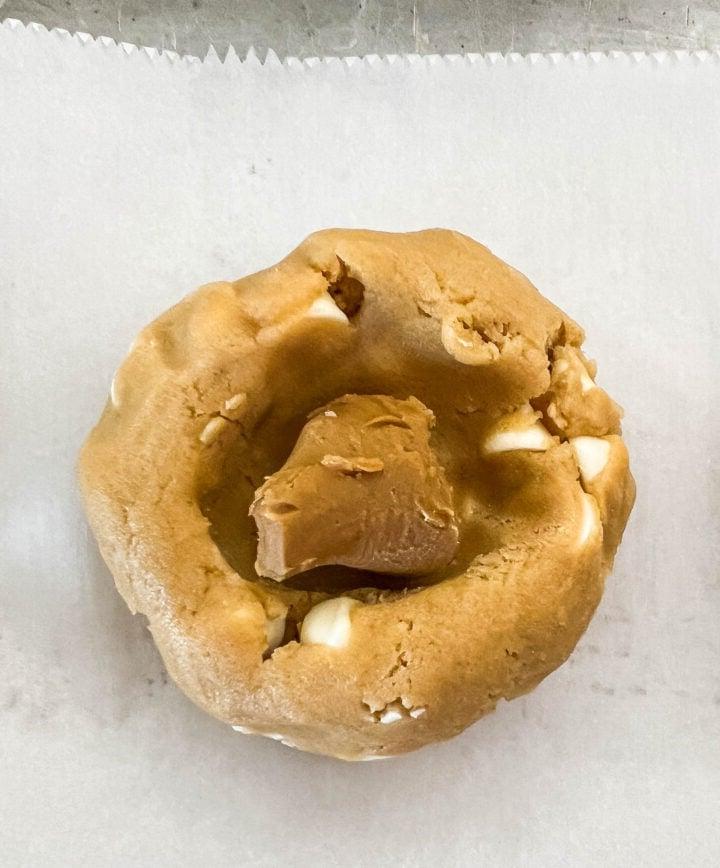 Μπισκότα Biscoff με Κομματάκια Λευκής Σοκολάτας 7 Μπισκότα Biscoff Cookie Butter γεμιστά με biscoff