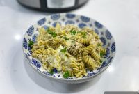 Set-It-and-Forget-It Pesto Chicken Pasta