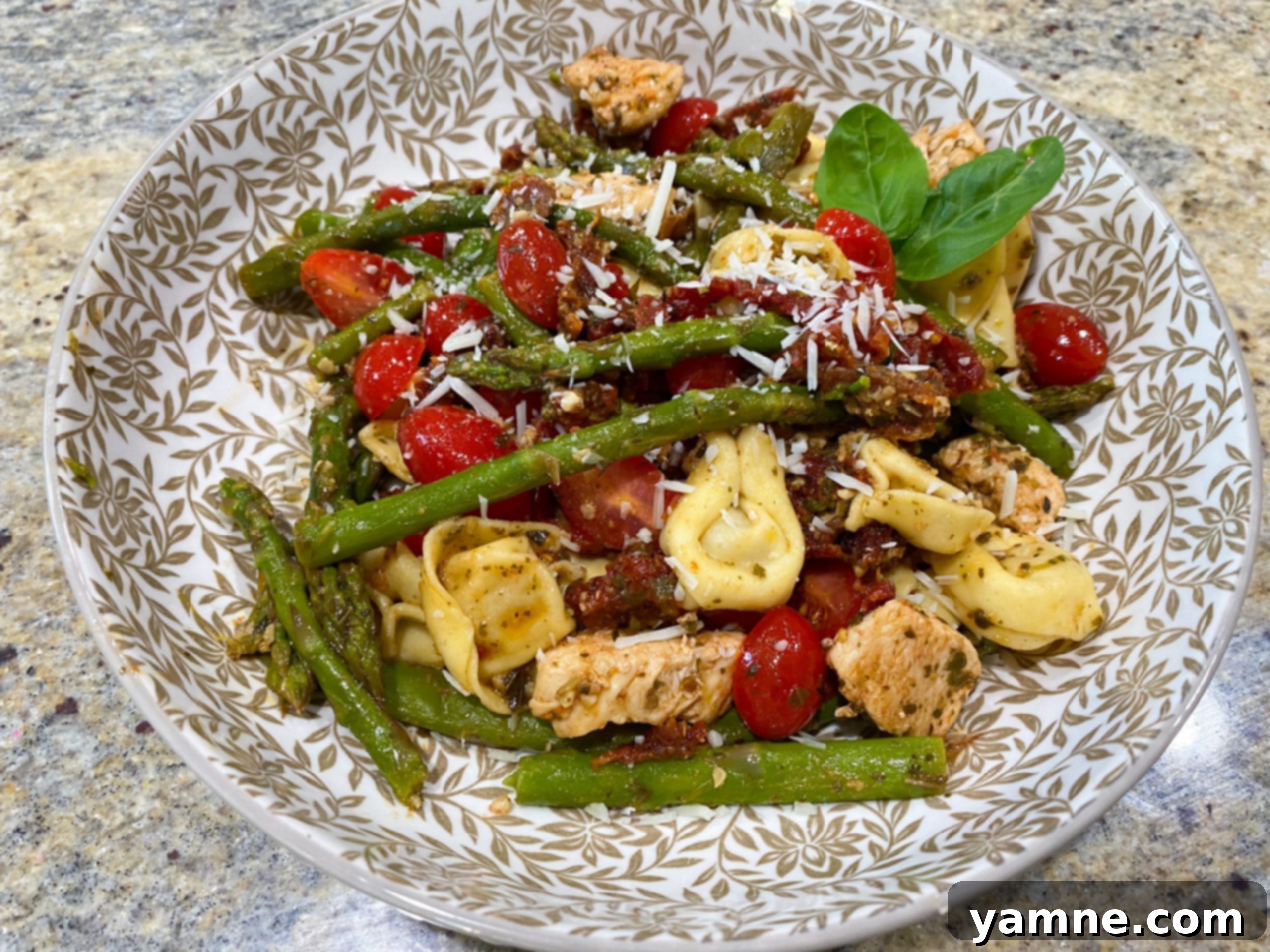 Sun-dried Tomato Pesto Chicken Tortellini Delight 1 featured 10819