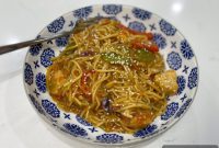 Savory Chicken and Vegetable Chow Mein