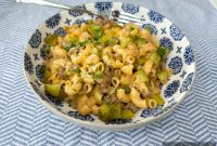 Hearty Cheeseburger Noodle Skillet