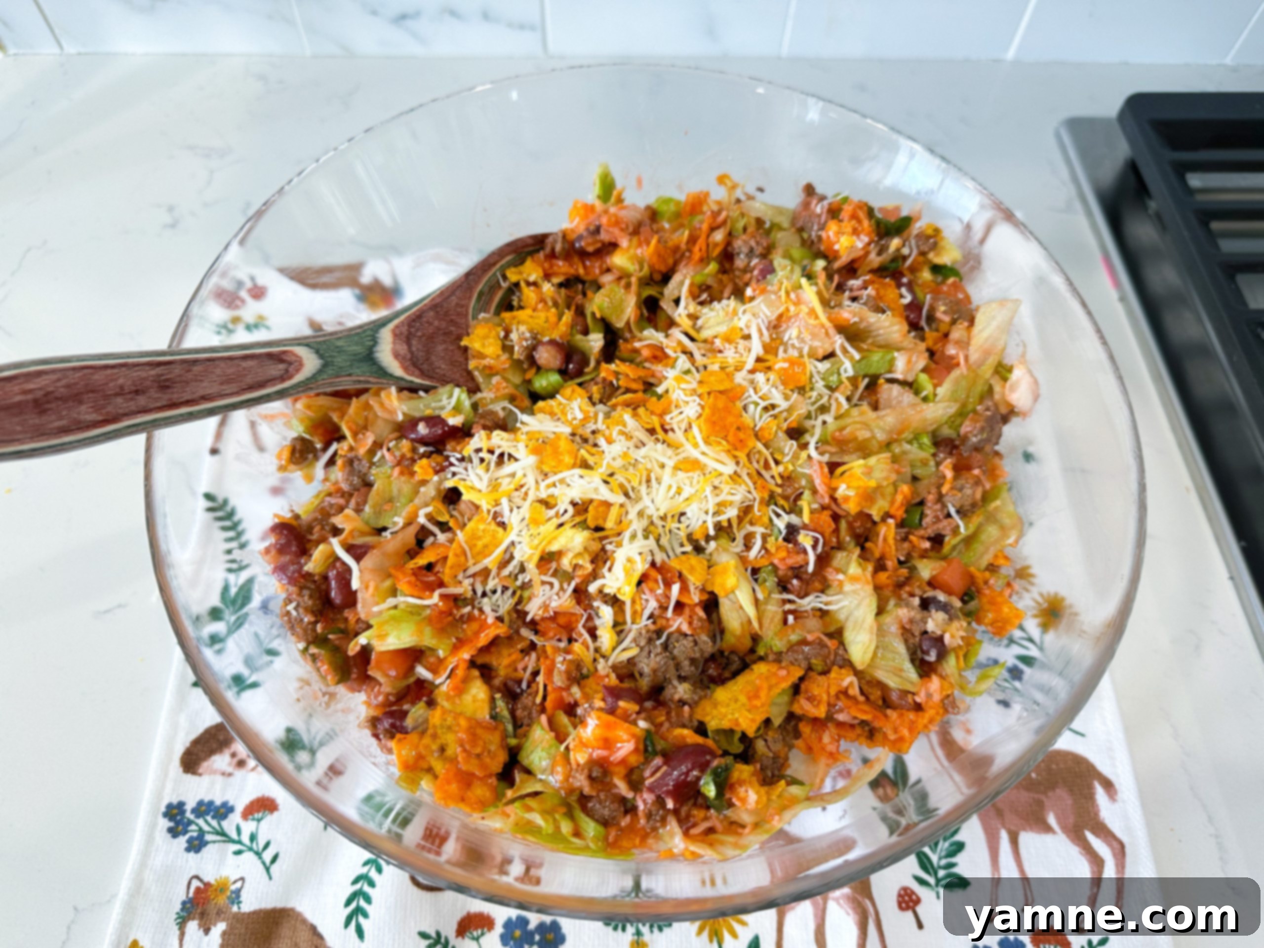 Crunchy Doritos Taco Salad 1 featured 15534