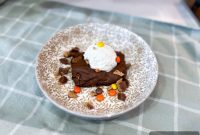 Reese’s Peanut Butter Cup Cake