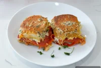 Cheesy Pull-Apart Pizza Buns