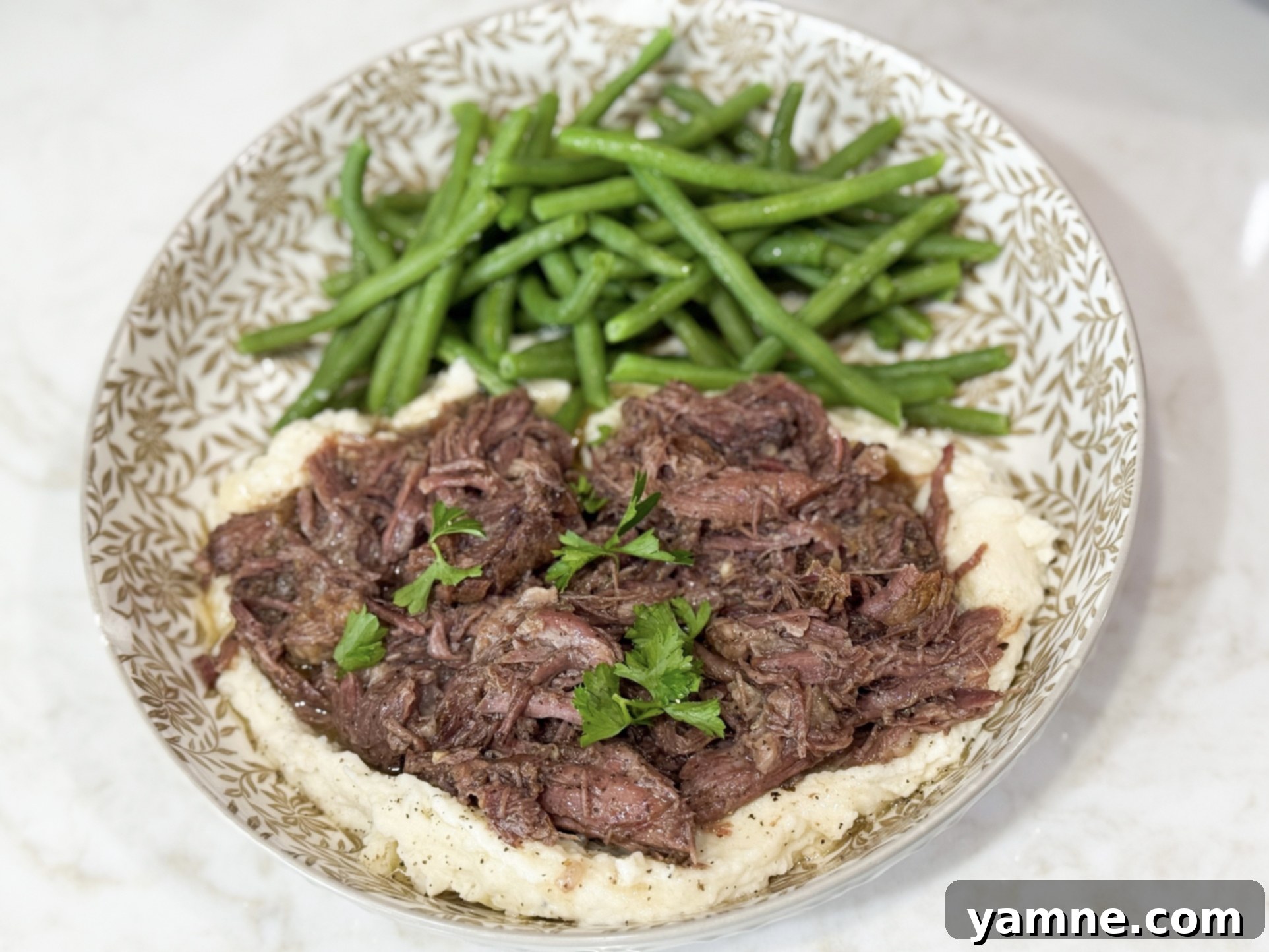 Slow Cooker Pulled Beef 1 featured 29596