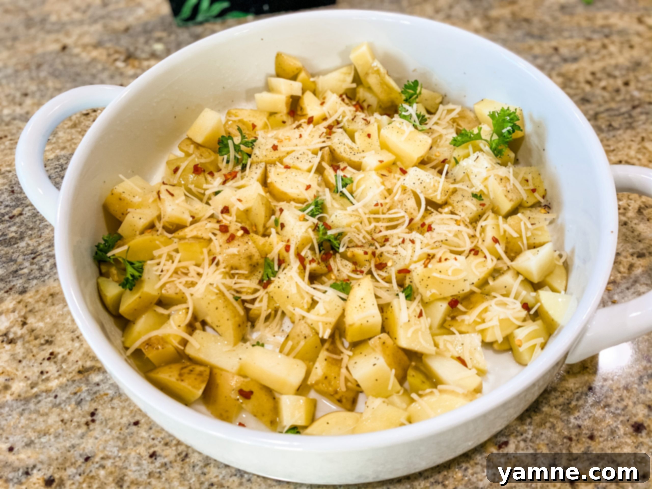 Microwave Garlic Butter Potatoes: A Quick & Easy Recipe 1 featured 7567