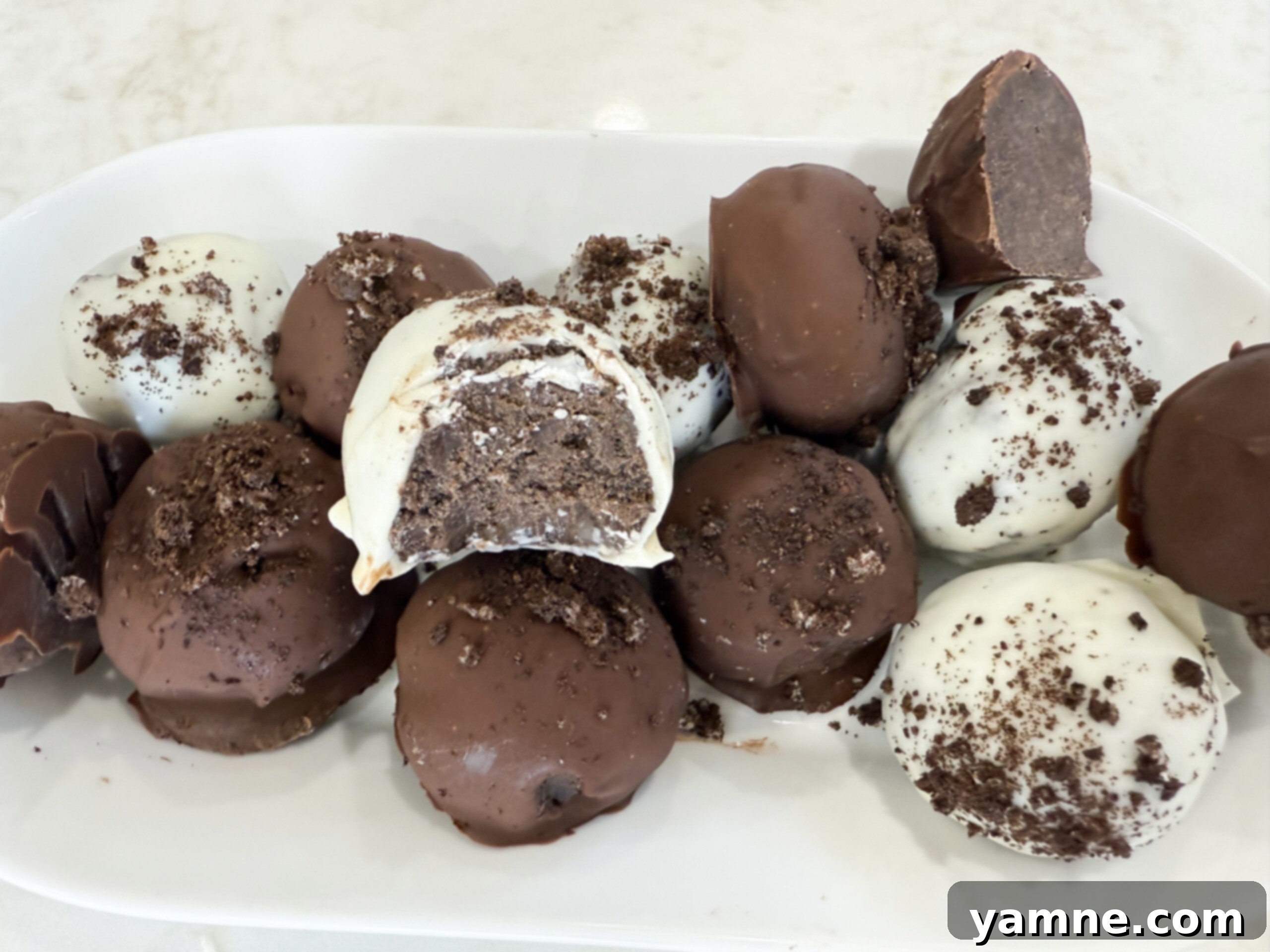 Oreo Truffles 1 featured 7846