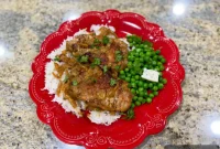 Skillet-Seared Pork Chops in Rich Gravy