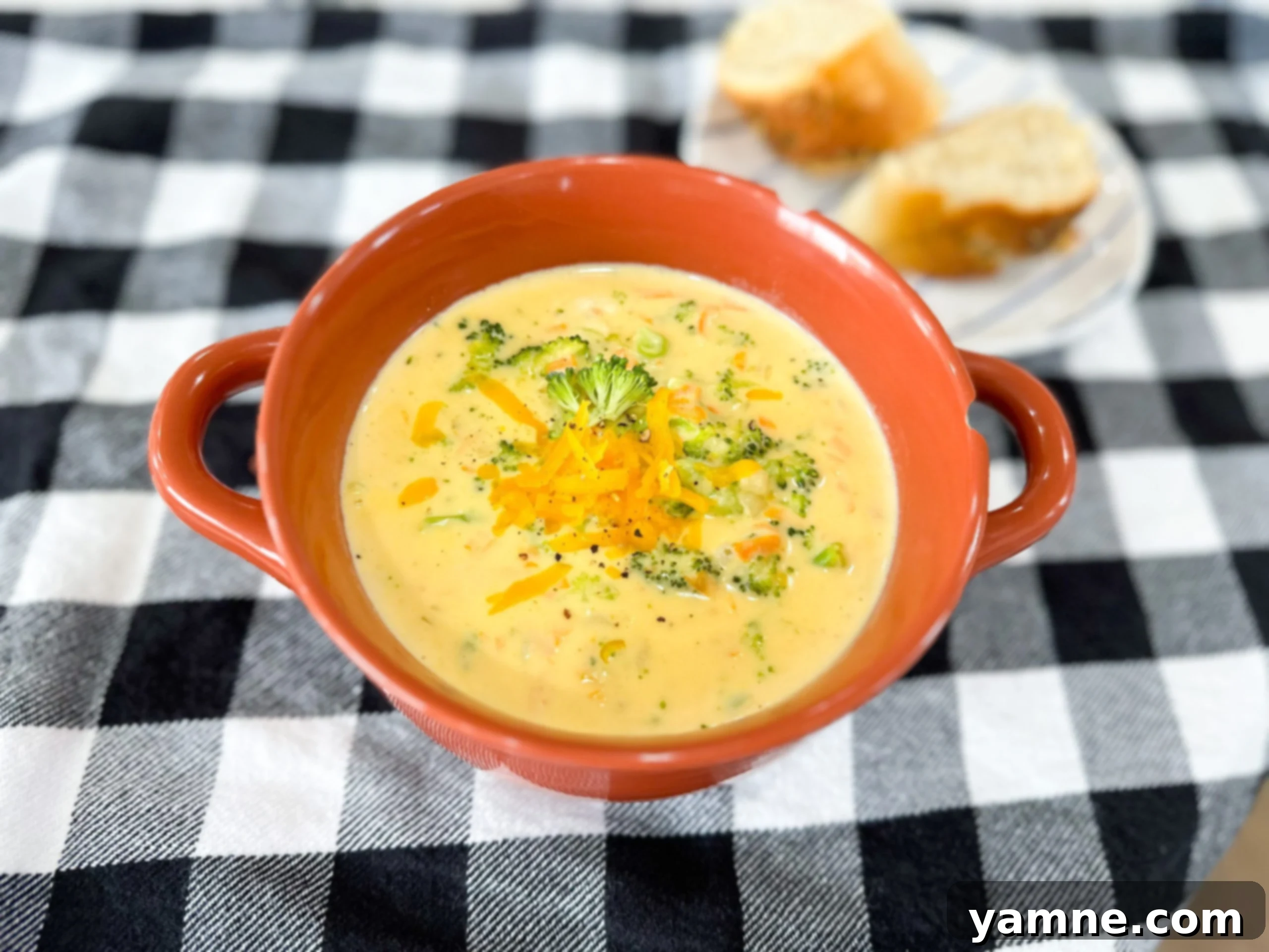 Creamy Broccoli Cheese Soup: A Simple One-Pot Recipe 1 featured 9036