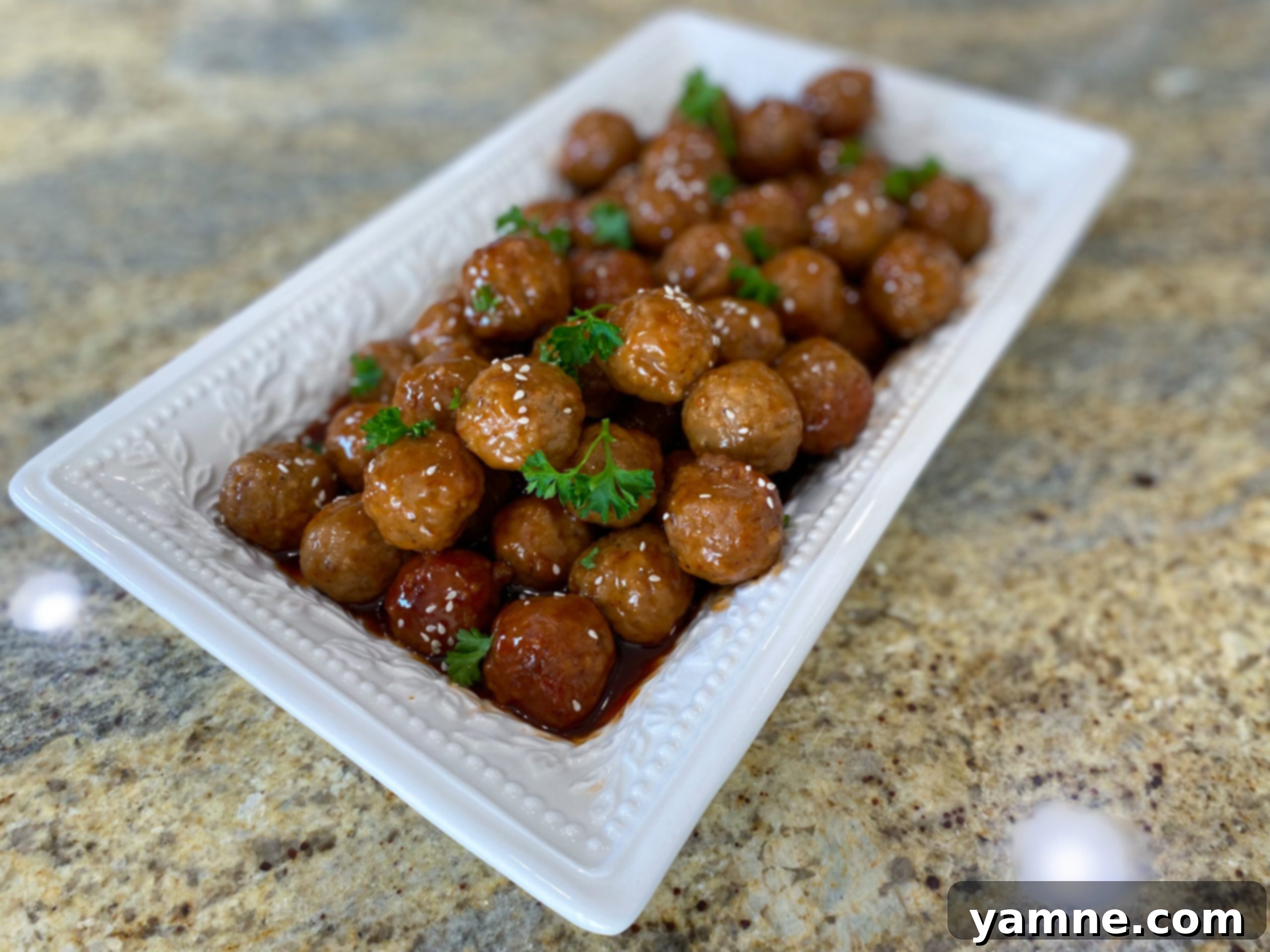 Easy Honey BBQ Slow Cooker Meatballs 1 featured 9924