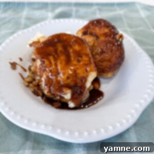 Delicious Slow Cooker Sticky Buns with Caramel and Walnuts