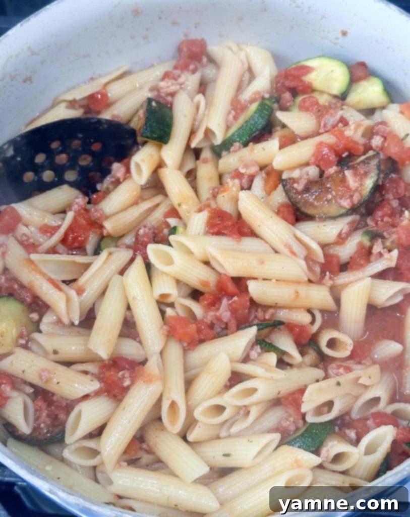 Tomato bacon pasta