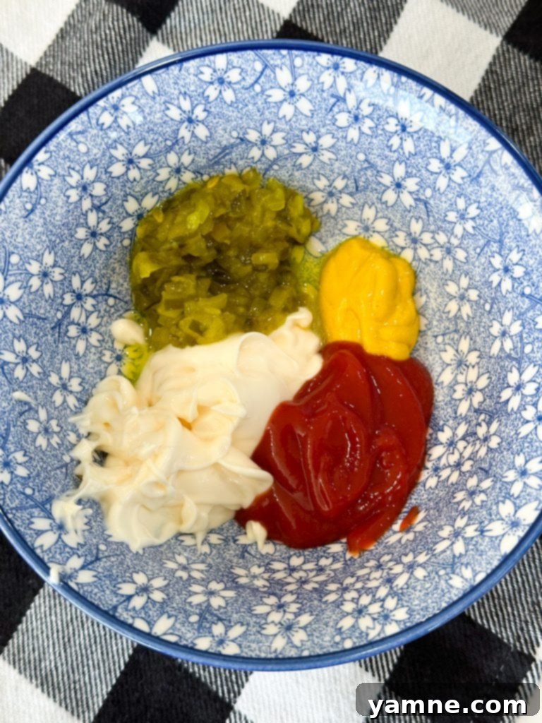 Cheeseburger Tacos 3 Easy hamburger tacos sauce preparation