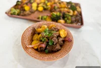 Garlic Butter Steak Bites with Roasted Veggies